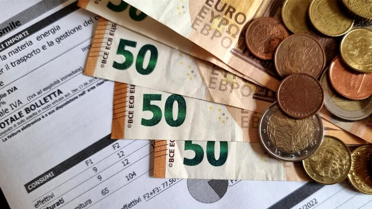 Risparmiare sulla bolletta Luce con COSTOAMICO